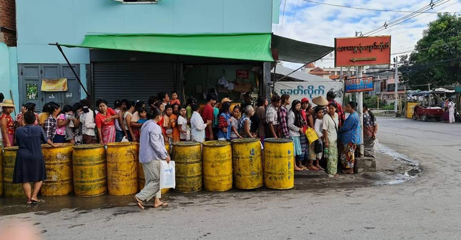 ခွဲတမ်းဖြင့် ဆီရောင်းချနေရမှုကို ဆီလုပ်ငန်းရှင်များ စိတ်ပျက်နေ