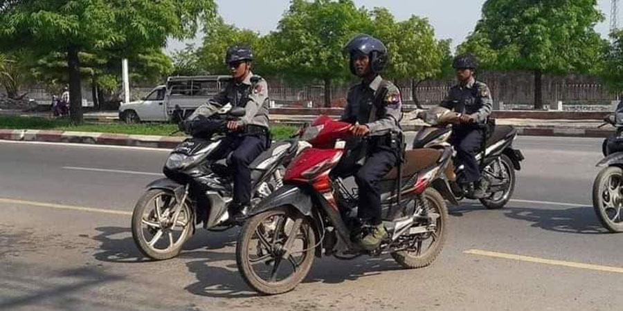 အောင်မြေသာစံမြို့၌ ည ၈ နာရီနောက်ပိုင်း အပြင်မထွက်ရန် စစ်ကောင်စီတပ် သတိပေး