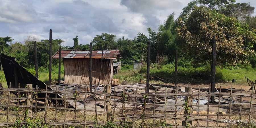 ဒေါ့ဖုန်းယန်တွင် ဒေသခံအိမ်များကို စစ်ကောင်စီ စစ်ကြောင်းက မီးရှို့ဖျက်ဆီး