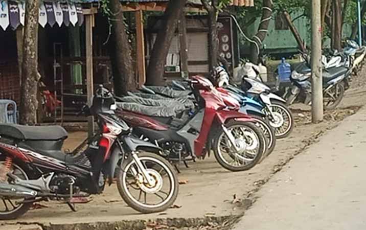 စစ်တွေနှင့် မောင်တောရှိ ဆိုင်ကယ်အရောင်းဆိုင်များမှ လိုင်စင်မဲ့ဆိုင်ကယ်များ သိမ်းဆည်းခံရ