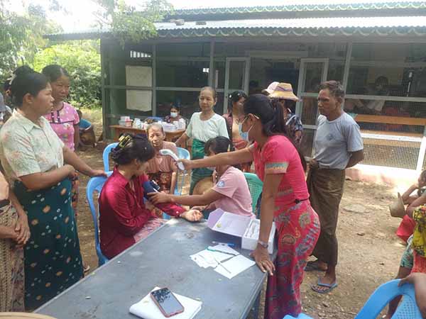 ခင်ဦး ဒေသခံ ၆,၀၀၀ ကျော် ထွက်ပြေးနေရ၊ ဆားလင်းကြီးတွင် ဆေးဝါးများလိုအပ်နေ