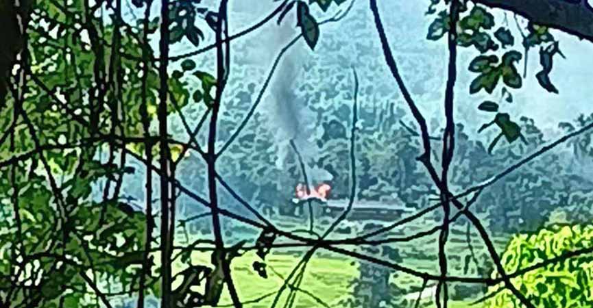 မိုးမောက်မြို့နယ် ဒိန်ဂါကျေးရွာကို စစ်ကောင်စီတပ်က မီးရှို့