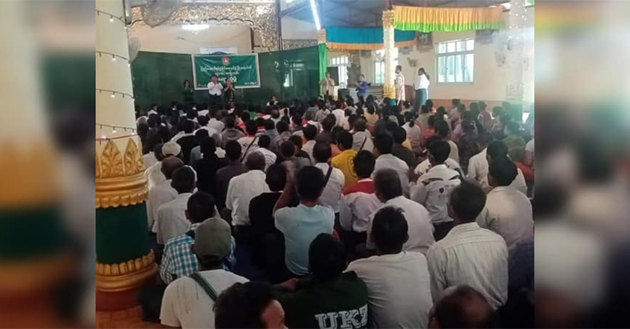 မအူပင်ခရိုင်တွင် ကြံ့ခိုင်ရေးပါတီက နေ့တွက်ကြေးပေးပြီး ပါတီစည်းရုံးရေးလုပ်နေ