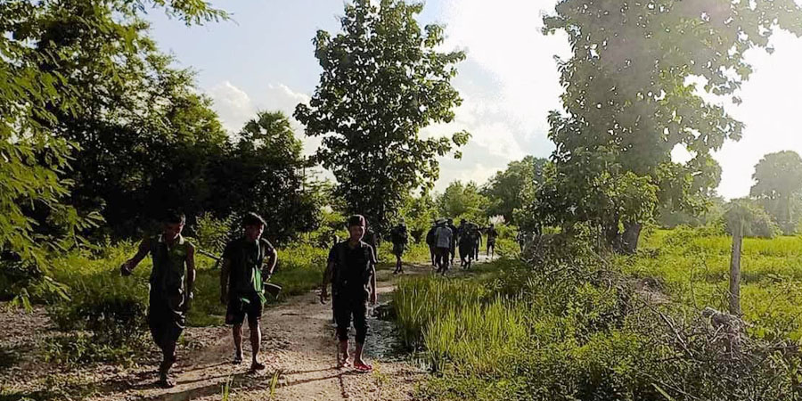 ရေဦး၊ ရွှေဘို၊ ယင်းမာပင်၊ ပေါက်၊ ရေစကြို၊ ဆိပ်ဖြူ၊ မိုးကုတ်နှင့် သရက်ချောင်းမြို့နယ်တို့တွင် တိုက်ပွဲများဖြစ်ပွား