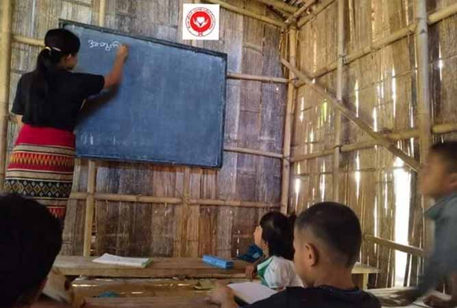 အိန္ဒိယနယ်စပ် စစ်ရှောင်ကျောင်းကို သင်ထောက်ကူပစ္စည်း လှူ၊ စလင်း PDF ဆေးဝါးသင်တန်းပေး