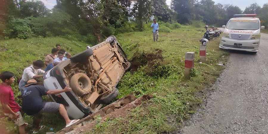 ကလောတွင် ဘုရားဖူးကား တိမ်းမှောက်၊ လူ ၁၃ ဦး ဒဏ်ရာရ