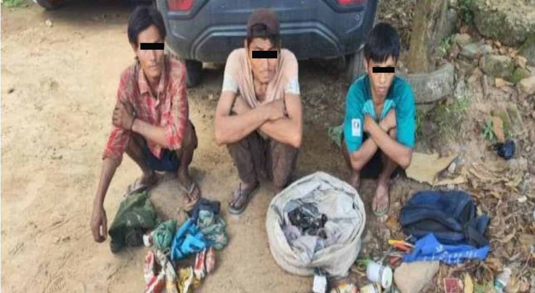 မဏိပူရတွင် မီးလောင်သည့်အိမ်မှ ပစ္စည်းဝင်ယူသည့် မြန်မာ ၃ ဦး ဖမ်းဆီးခံရ
