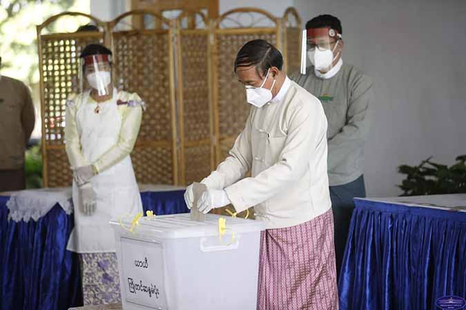 သမ္မတဦးဝင်းမြင့် ထောင်ဝင်စာတွေ့ခွင့်ရ
