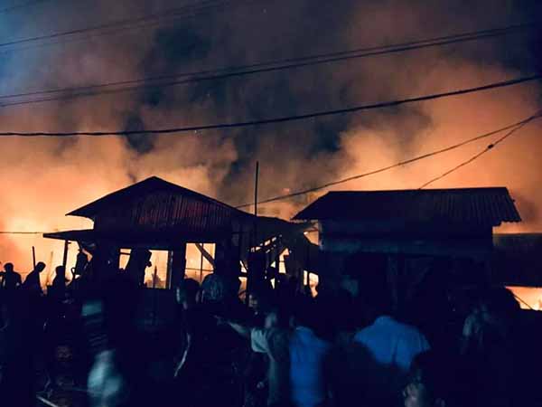 လှိုင်သာယာတွင် ထရန်စဖော်မာပေါက်ကွဲပြီး အိမ် ၂၉ လုံး မီးလောင်