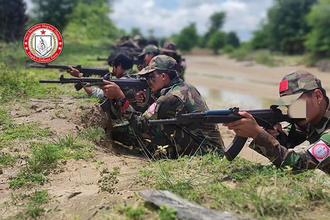 ပေါက်၊ ရေနံချောင်းနှင့် မြင်းခြံတို့တွင် စစ်ကောင်စီစစ်ကြောင်းများ တိုက်ခိုက်ခံရ၊ ပြည်သူ ၂ ဦးကို စစ်တပ်က သတ်ဖြတ်
