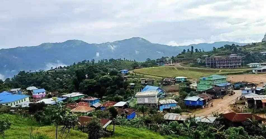 လိုင်လင်းပီမြို့တွင် စစ်ကောင်စီတပ်က စားနပ်ရိက္ခာနှင့် ဆေးဝါးများ လုယူနေ