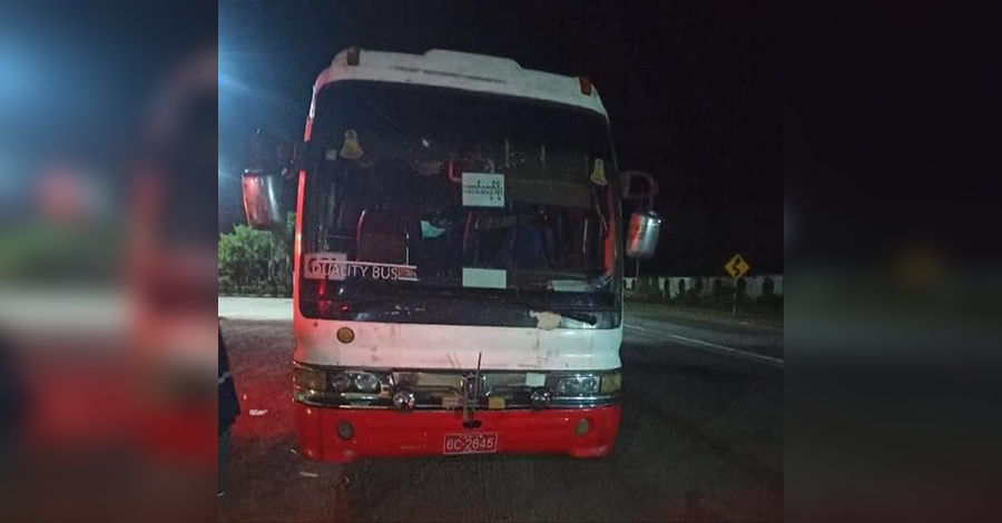 ကျိုက်ထိုတွင် စစ်တပ် လက်နက်ကြီးပစ်ခတ်သဖြင့် ခရီးသည်တင်ကား ထိမှန်ပြီး ၄ ဦး ဒဏ်ရာရ