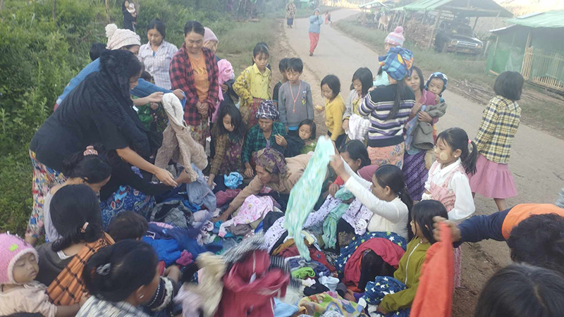 ဒီးမော့ဆိုရှိ ကရင်နီ စစ်ရှောင်များ  အနွေးထည်လိုအပ်နေ