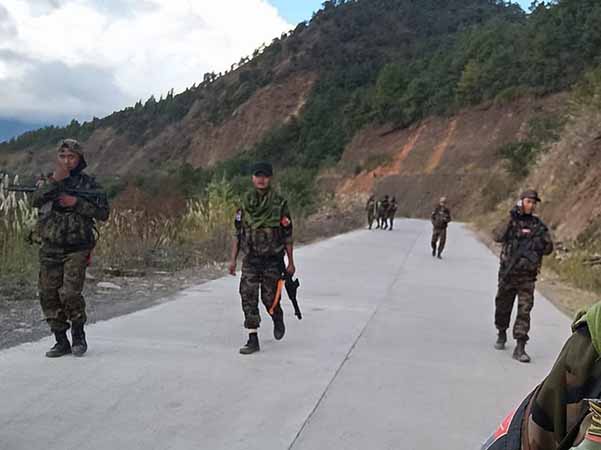 တီးတိန်တွင် စစ်တပ်ဂိတ် တိုက်ခိုက်ခံရ၊ ပလက်ဝတွင် လယ်ဧက ၁,၀၀၀ ကျော် ပစ်ထားရ