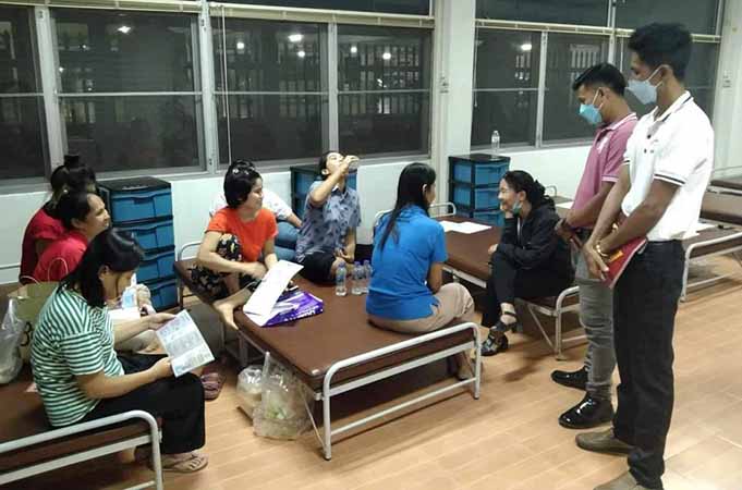 ထိုင်း အထည်ချုပ်စက်ရုံတွင် ပိတ်လှောင်ခံရသည့် မြန်မာအမျိုးသမီး ၁၀ ဦးကို ကယ်တင်