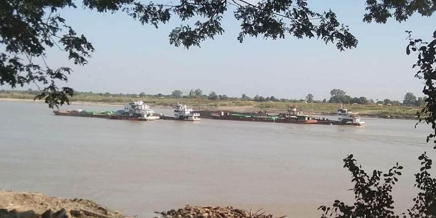 ဒီပဲယင်းတွင်လေယာဉ်ဖြင့်ဗုံးကြဲ၊ ချင်းတွင်းမြစ်တွင်းတိုက်ပွဲဖြစ်ပြီး ကနီဒေသခံများ ထွက်ပြေးနေ