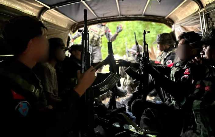 ကော့ကရိတ်နှင့် ပခုက္ကူတွင် စစ်ကောင်စီတပ်များ တိုက်ခိုက်ခံရပြီး ၈ ဦး ဒဏ်ရာရ
