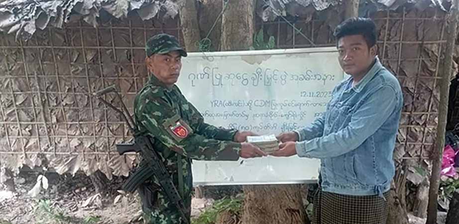 ကျောက်ထုအမြောက်တပ်က ဒုအရာခံဗိုလ် ၁ ဦး ပြည်သူ့ရင်ခွင်ခိုလှုံ