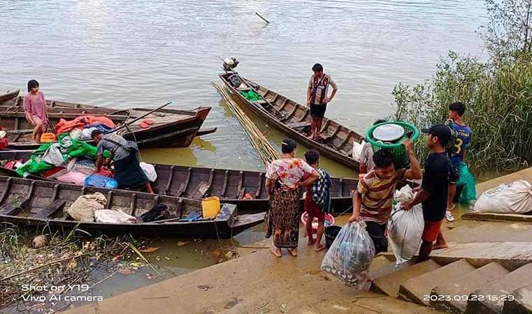 ကျွန်းစုတွင်တိုက်ပွဲဖြစ်နိုင်သဖြင့်  ဒေသခံများ ထွက်ပြေးတိမ်းရှောင်