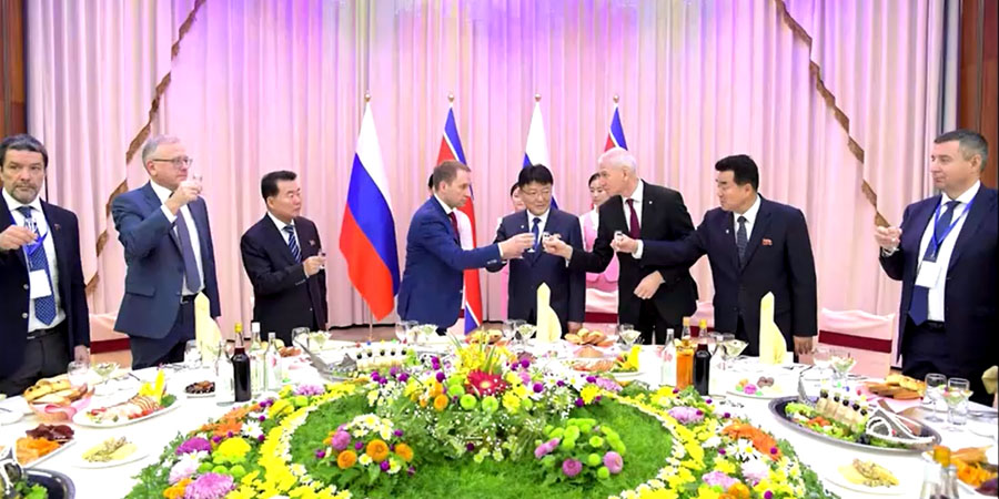 ရုရှားကိုယ်စားလှယ်အဖွဲ့ မြောက်ကိုရီးယားရောက်