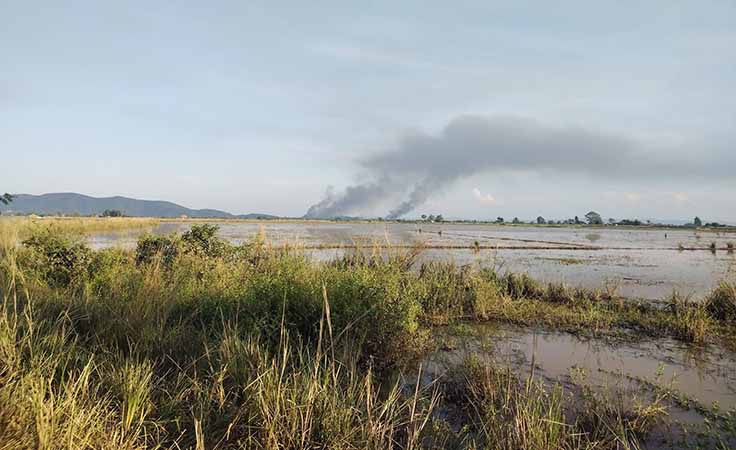 ထီးချိုင့်မြို့၏ ၇၀ ရာခိုင်နှုန်းခန့်ကို စစ်ကောင်စီတပ်က မီးရှို့ဖျက်ဆီး