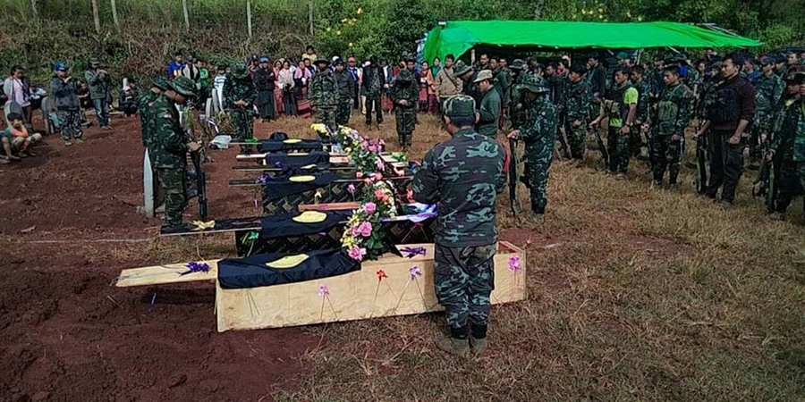 ကျဆုံးခဲ့သူ ကရင်နီရဲဘော် ၃ ဦးကို ဂုဏ်ပြုသင်္ဂြိုဟ် (ဓာတ်ပုံ)