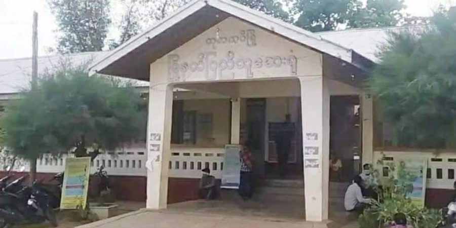 ဆေးရုံအုပ်နှင့် ဝန်ထမ်းများစွန့်ခွါသွားပြီးနောက်  ဘုတလင်မြို့နယ် ပြည်သူ့ဆေးရုံကို ချိပ်ပိတ် 