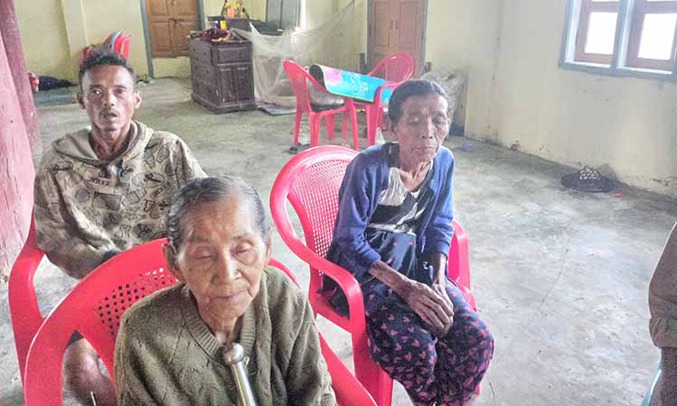 ပေါက်တောတွင် ဒေသခံအများအပြား ပိတ်မိနေ၊ မင်းချောင်းတံတားအနီး အသံမိုင်းဖောက်ခွဲ 