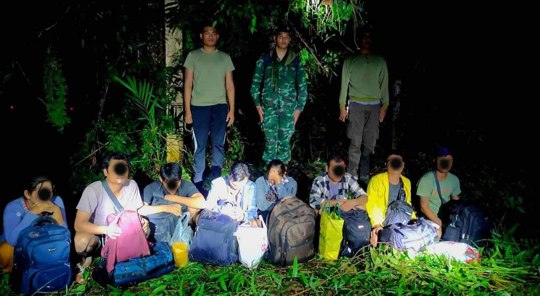 ရနောင်းတွင် တရားမဝင်မြန်မာ ၈ ဦး ဖမ်းဆီးခံရ၊ MOU ဖြင့်သွားသည့် မြန်မာအလုပ်သမား ၅၀ လုပ်အားခမရ ဖြစ်နေ