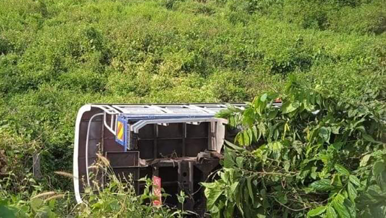 မှော်ဘီတွင် ကထိန်ပို့သည့်ကား မှောက်ပြီး ကလေးများအပါအဝင် လူ ၂၅ ဦးဒဏ်ရာရ