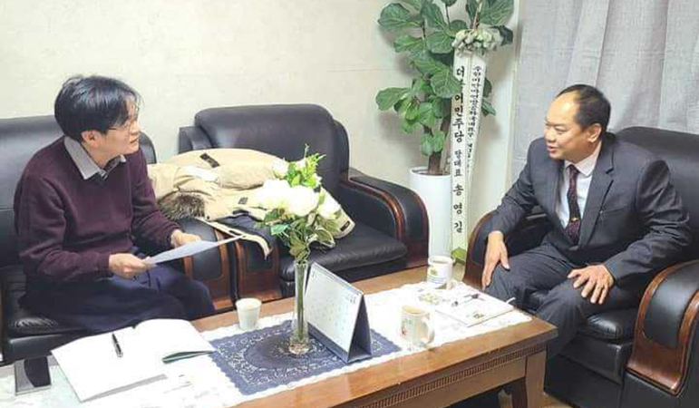 ကိုရီးယားရှိ NUG အစိုးရကိုယ်စားလှယ်ရုံးကို အိချွန်းလူထုအကျိုးဆောင်ဆု ရွေးချယ် ချီးမြှင့်