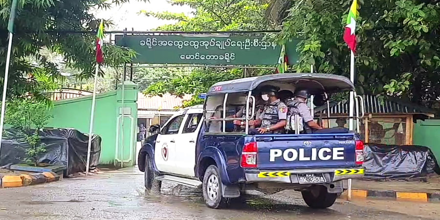 ရခိုင်ပြည်နယ်၌ လမ်းပန်းဆက်သွယ်ရေး ပြန်ဖွင့်ပေးရန် ဒေသခံလူထု တောင်းဆို