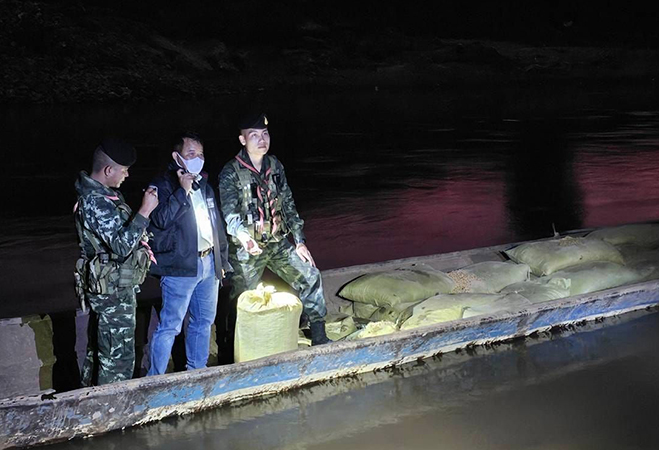 မြန်မာနိုင်ငံမှ တရားမဝင်တင်ပို့သည့် ပြောင်းဆန်များ ထိုင်းစစ်တပ် သိမ်းဆည်းရမိ 