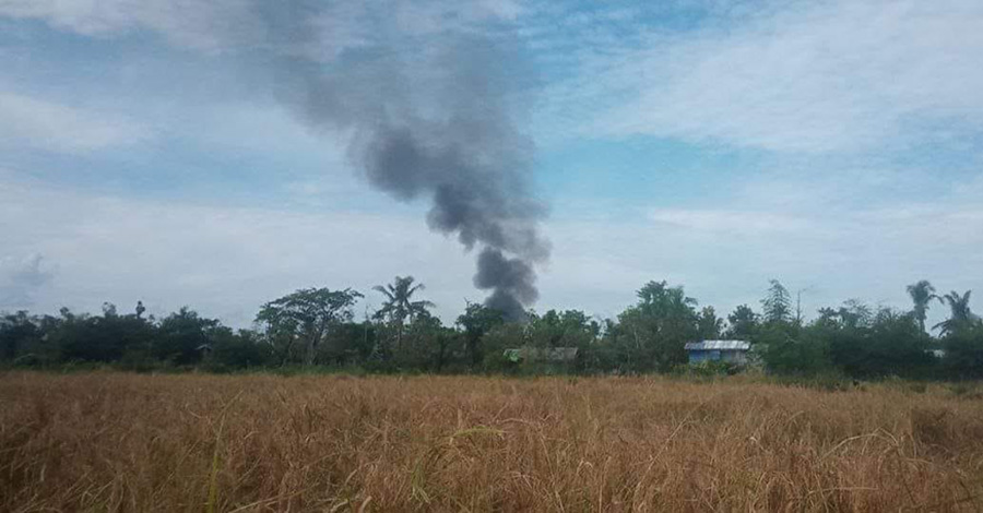 စစ်ကောင်စီတပ် ပစ်ခတ်မှုကြောင့် ရခိုင်ပြည်သူ ၃ ဦး ဒဏ်ရာရ၊ ရေတပ်က ရွာကို ပစ်ခတ်မီးရှို့ 