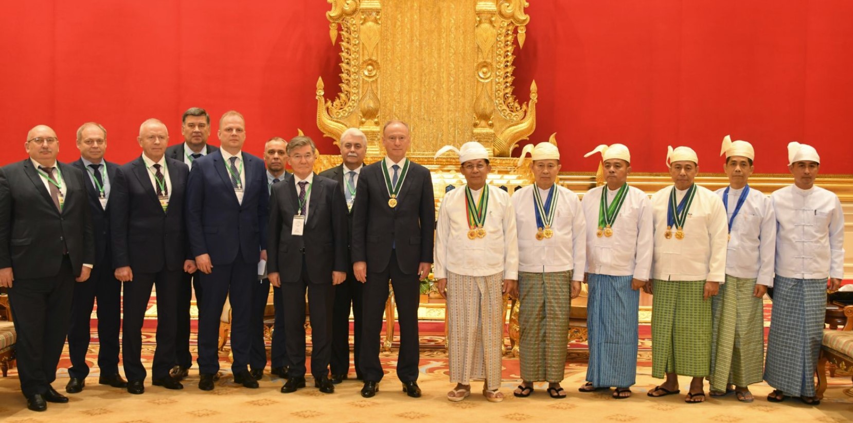 စစ်ခေါင်းဆောင်ကို ရုရှားသမ္မတပူတင်က ဘွဲ့တံဆိပ်ချီးမြှင့်