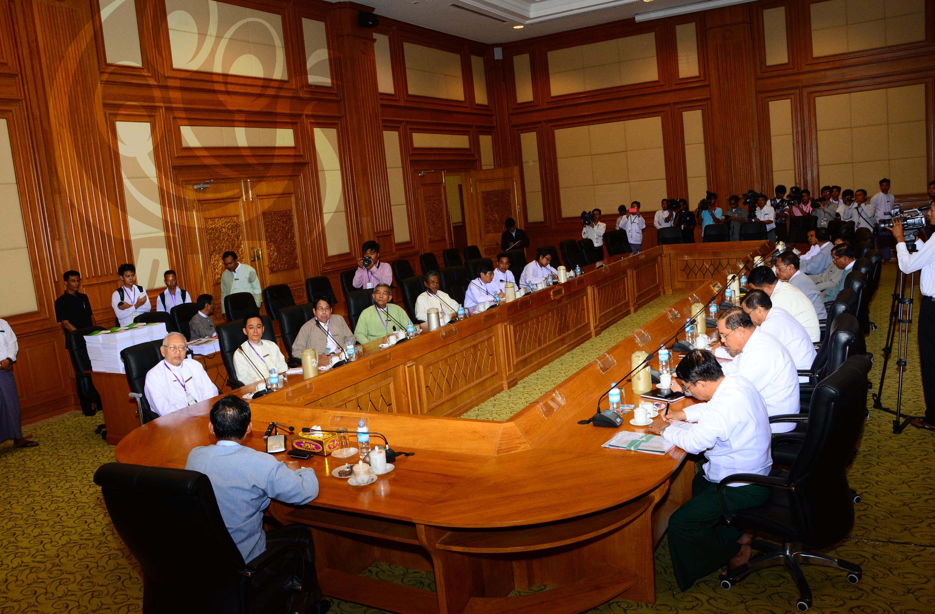ဦးေရႊမန္းႏွင့္ စာနယ္ဇင္းေကာင္စီ ေတြ႔ဆုံ  (ဓာတ္ပုံ)