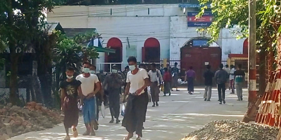 စစ်တွေထောင်မှ ရဲပြေးနှင့် စစ်ပြေး အကျဥ်းသားများကို စစ်မှုပြန်ထမ်းဆောင်ရန် ခေါ်ထုတ်