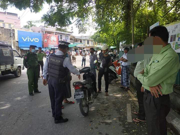 ဘိုကလေးတွင် ရဲနှင့် စစ်တပ်က ဆိုင်ကယ်များကို ဖမ်းဆီးငွေညှစ်နေ