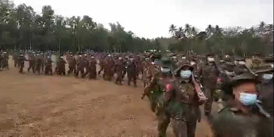 စစ်ကောင်စီက အရာရှိ၊ စစ်သည်များ၏ ဇနီးများကို စစ်သင်တန်းပေး