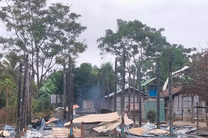 မင်းတပ်ဒေသခံအချို့ ဖမ်းဆီးခံရ၊ တမူးမြို့နယ် တုံးကျော်ရွာကို စစ်ကောင်စီတပ် မီးရှို့