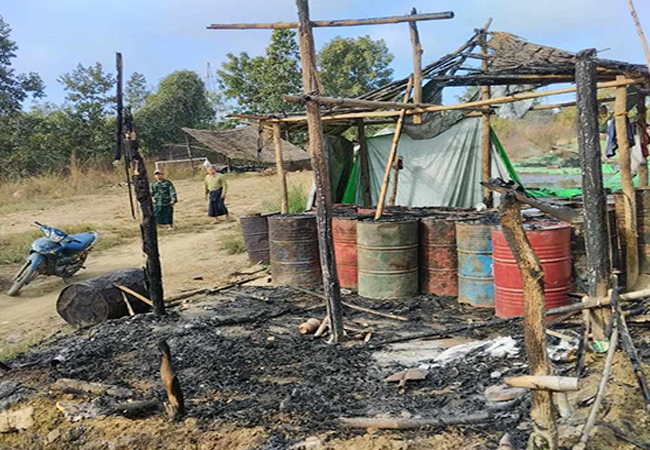 စစ်တပ်က လေယာဉ်၊ ဒရုန်းများ အသုံးပြုပြီး စစ်တွေနှင့် ပေါက်မြို့နယ်ကို ဗုံးကြဲ