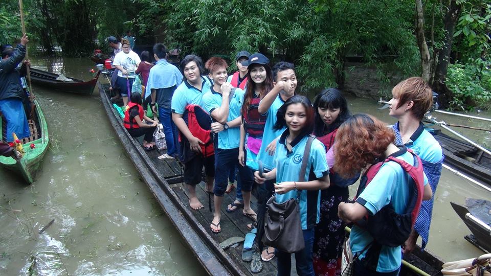 ပဲခူးေရေဘးဒုကၡသည္မ်ားကို အလွမယ္မ်ား သြားေရာက္ကူညီ