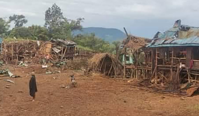 လေကြောင်းတိုက်ခိုက်ခံရသဖြင့် မတူပီဒေသခံ ၄ ဦးသေဆုံး၊ ဒီးမော့ဆိုစစ်ရှောင်စခန်းအချို့ ဆန်ပြတ်လပ်