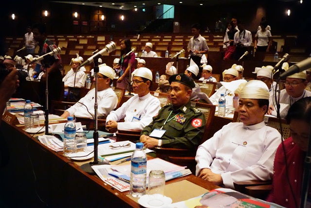 ရန္ကုန္တုိင္းေဒသႀကီး လႊတ္ေတာ္ က်င္းပ (ဓာတ္ပုံ)