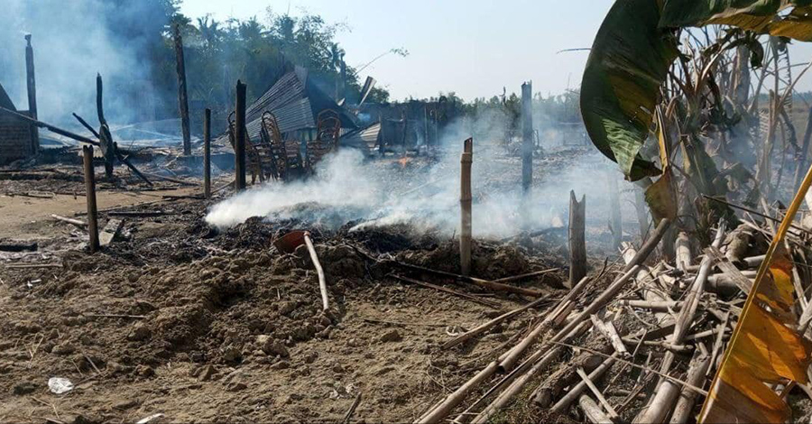 စစ်တွေမြို့နယ် တောကန်ရွာကို စစ်ကောင်စီတပ်က မီးရှို့