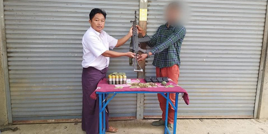 ပုလဲမြို့နယ်၌ စစ်ကောင်စီ ဒု-တပ်ကြပ် ၁ ဦး ပြည်သူ့ထံ အလင်းဝင်