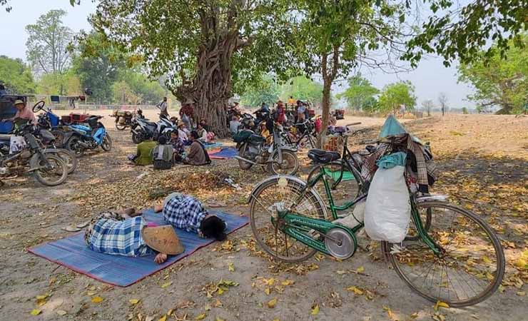 စစ်တပ်က ဗုံးကြဲသဖြင့် တန့်ဆည်ပြည်သူ ၅ ဦးသေဆုံး၊ ခင်ဦးဒေသခံ ၃၀ ခန့် ဖမ်းဆီးခံရ