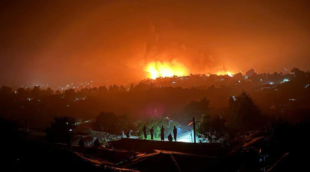 ဘင်္ဂလားဒေ့ရှ်တွင် ရိုဟင်ဂျာဒုက္ခသည်စခန်းတခုမီးရှို့ခံရပြီး အိမ်ခြေ ၁၀၀၀ ကျော် ဆုံးရှုံး