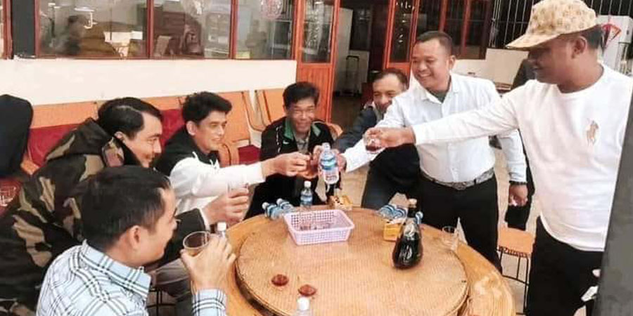လောက်ကိုင်ဒကစ ဗိုလ်မှူးချုပ် ၆ ဦးနှင့် ဗိုလ်မှူးကြီး ၃ ဦးကို နိုင်ငံတော်ပုန်ကန်မှုဖြင့် ဖမ်းဆီး စစ်ဆေးနေ