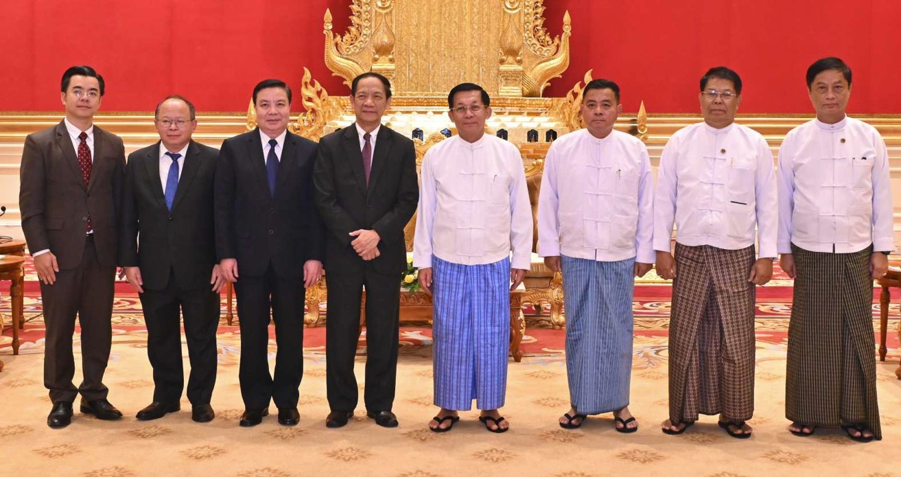 အာဆီယံအထူးကိုယ်စားလှယ်နှင့် စစ်ခေါင်းဆောင် တွေ့ဆုံ၊ ဘုံသဘောတူညီချက် ၅ ရပ် ကိစ္စ ဆွေးနွေး